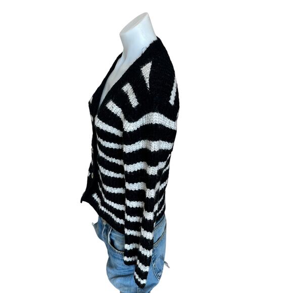 Slate & Willow Black White Striped Cardigan Sweater SMALL Fuzzy Cropped $115 - Picture 7 of 10